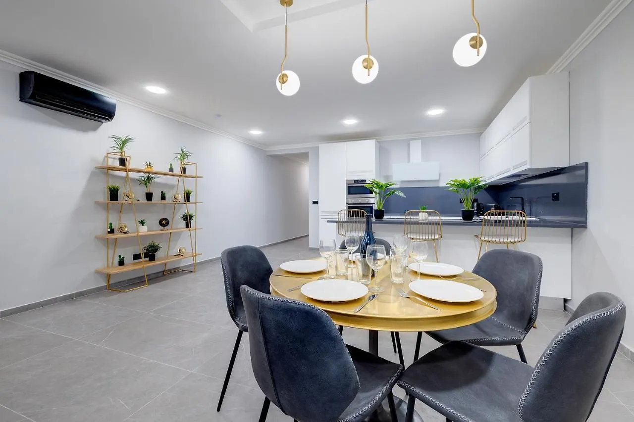 Art Deco Luxury Apartment, Central Location Sliema