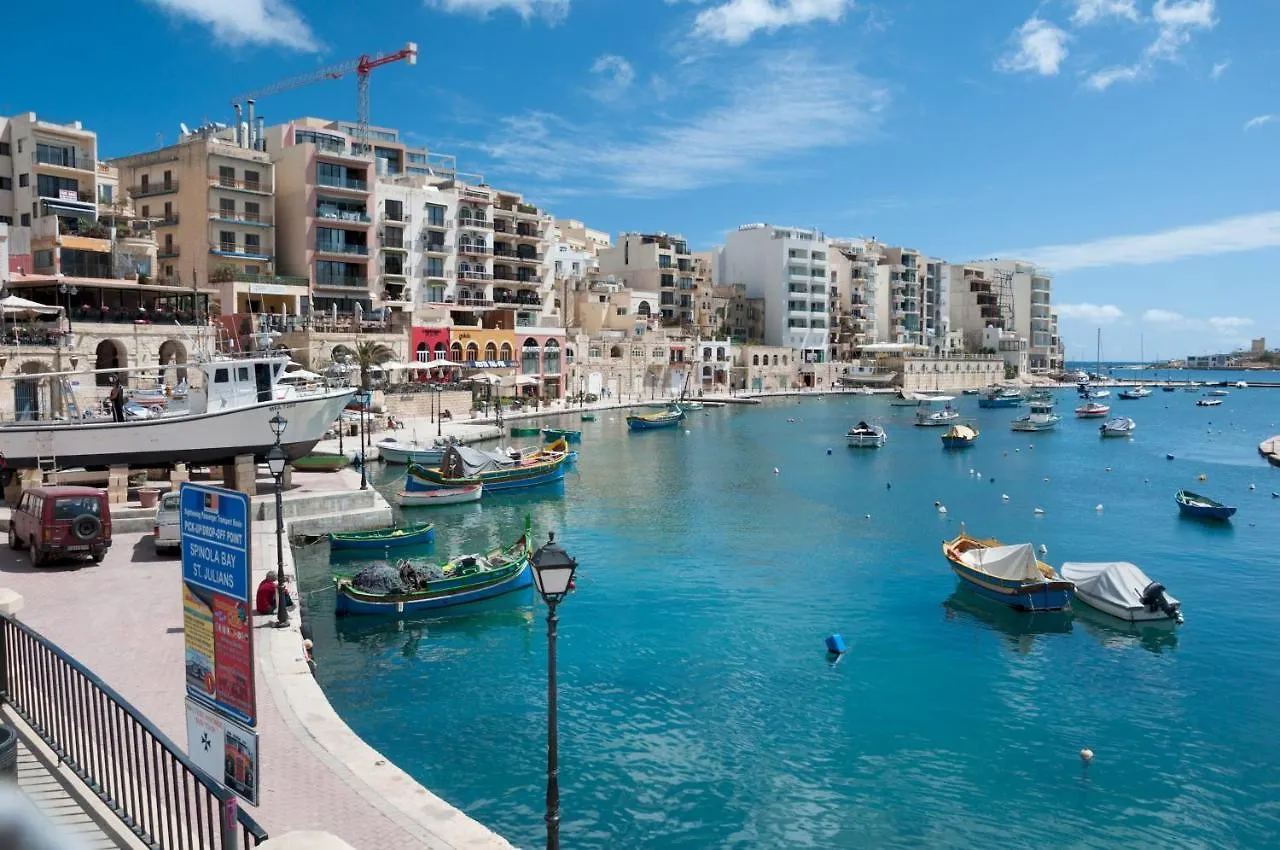 Art Deco Luxury Apartment, Central Location Sliema Apartment