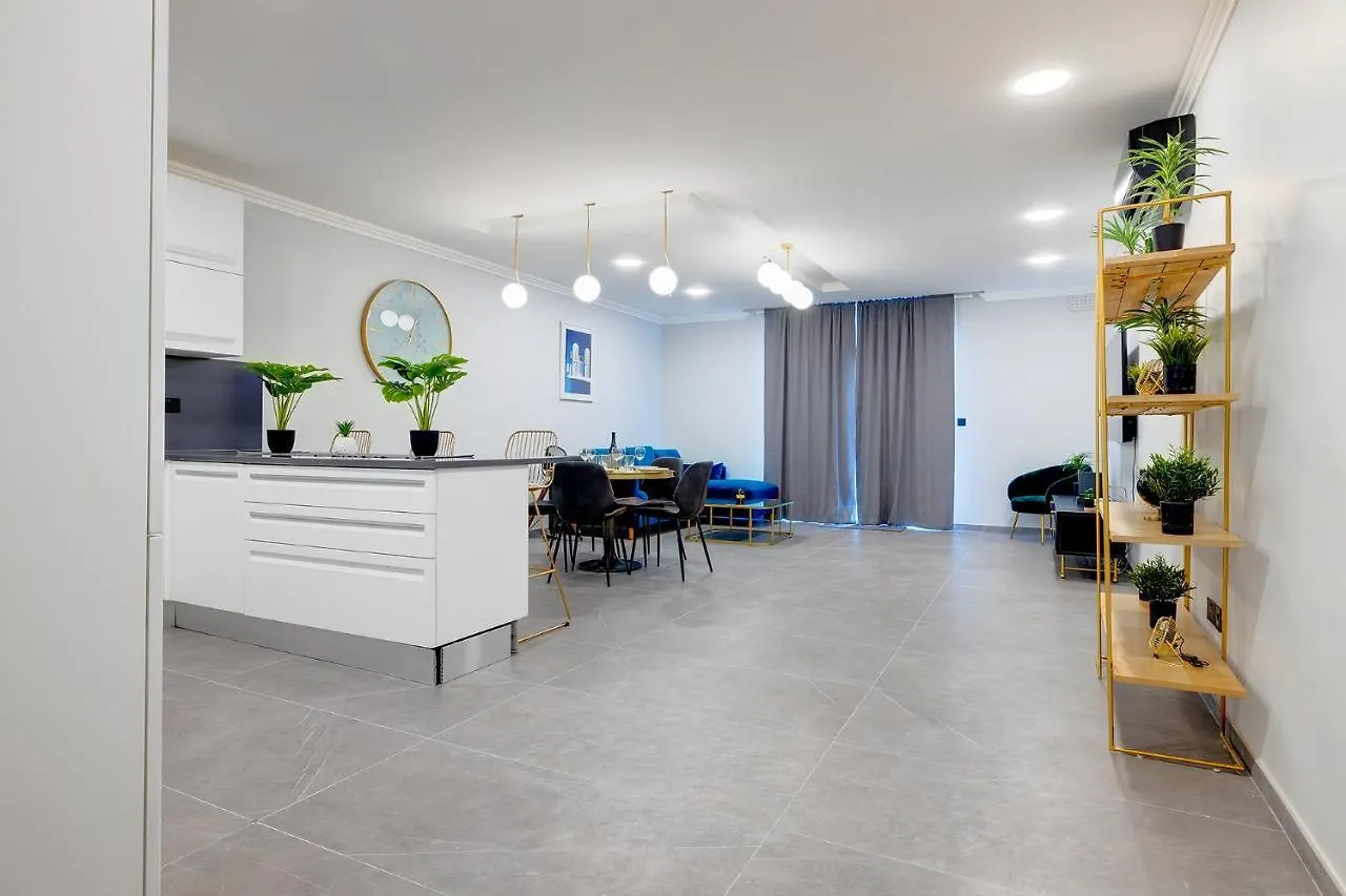 Art Deco Luxury Apartment, Central Location Sliema