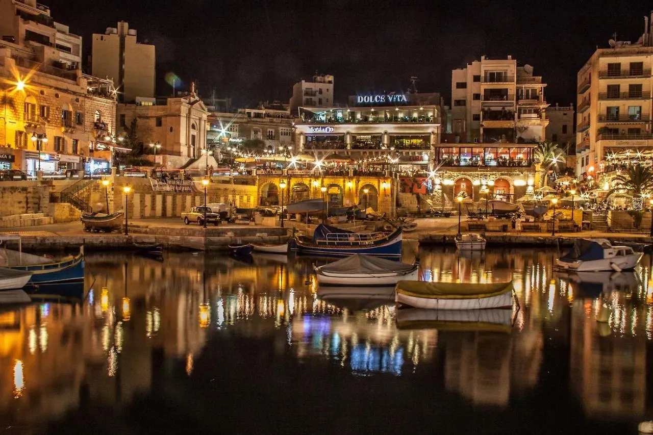 Art Deco Luxury Apartment, Central Location Sliema Apartment